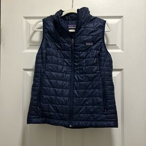 EUC Patagonia Nano Puff Vest. Navy Size Large